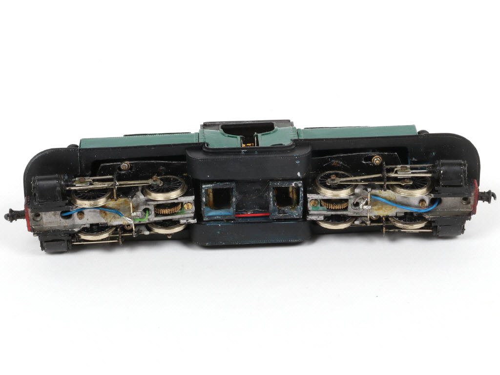 Lot 92 - WRIGHTLINES 'HO' (GB) (1)