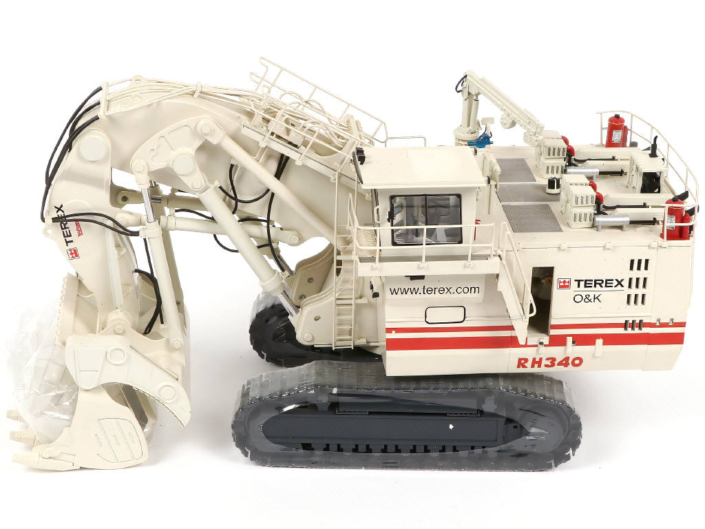 Lot 107 - BRAMI SCALEMODELS (1)