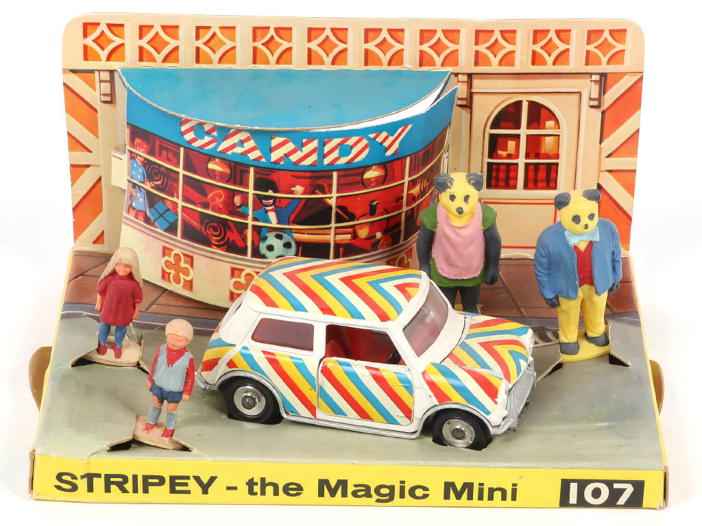 Lot 529 - DINKY TOYS (GB) (1)