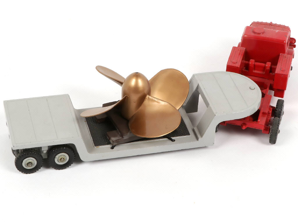 Lot 545 - DINKY TOYS (GB) (1)