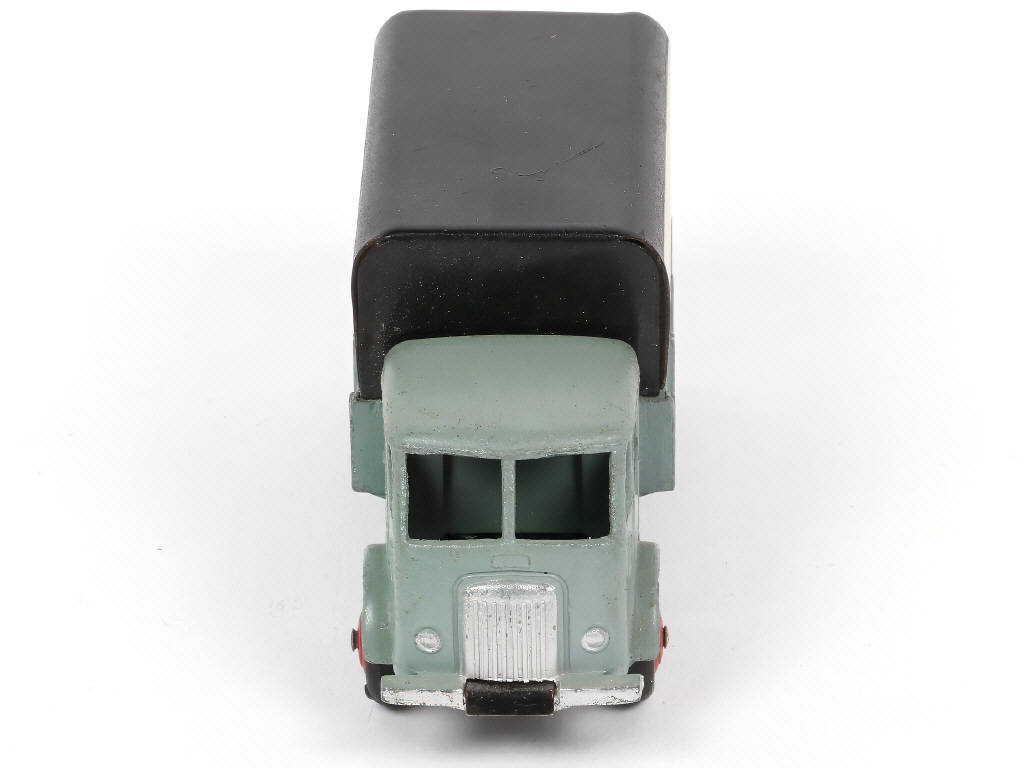 Lot 413 - DINKY TOYS (FRANCE) (1)