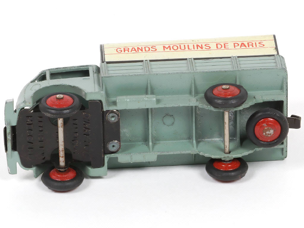 Lot 413 - DINKY TOYS (FRANCE) (1)