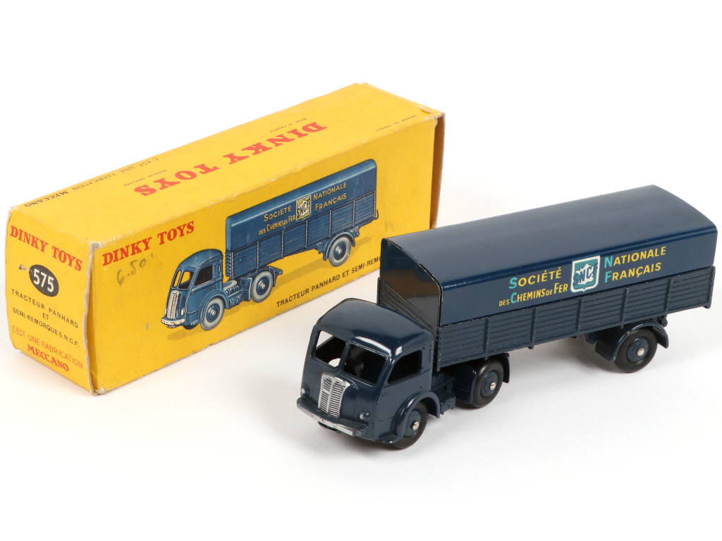 Lot 448 - DINKY TOYS (FRANCE) (1)