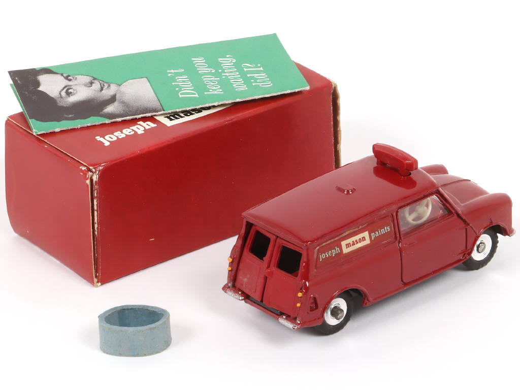 Lot 528 - DINKY TOYS (GB) (1)