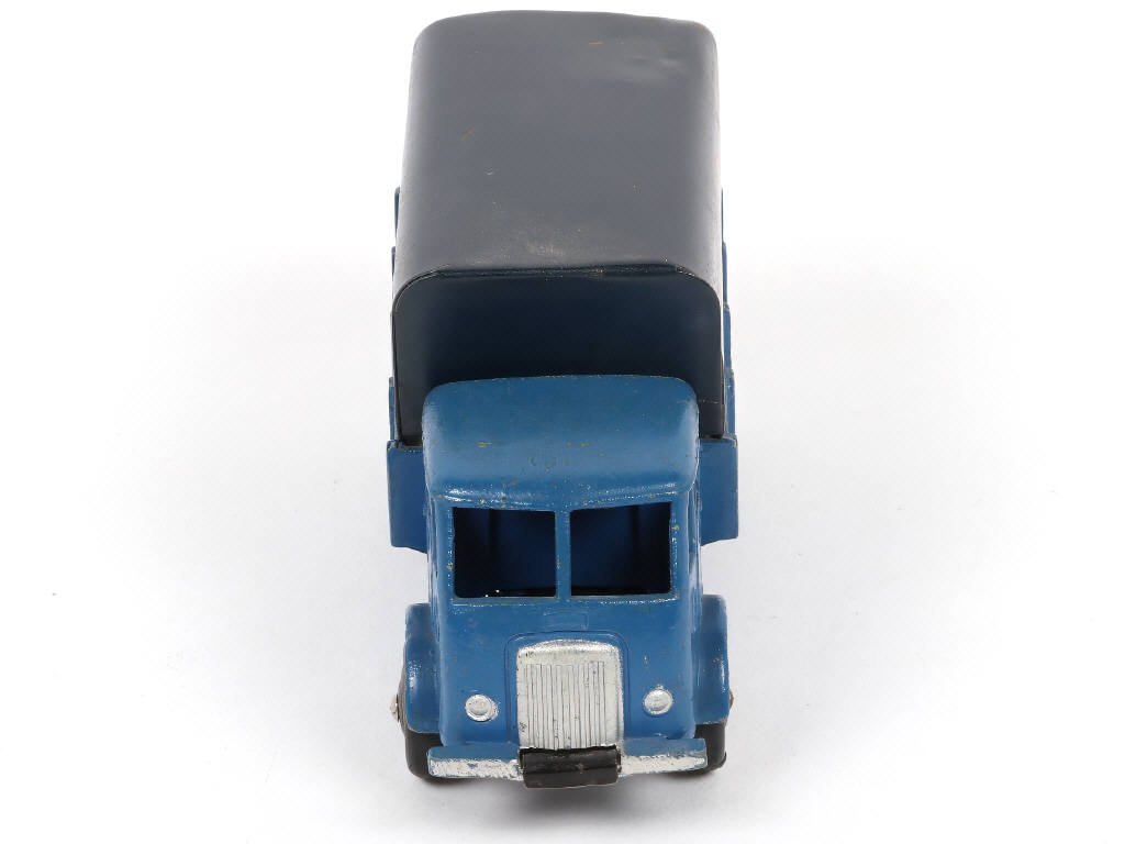 Lot 411 - DINKY TOYS (FRANCE) (1)