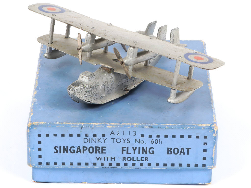 Lot 548 - DINKY TOYS (GB) (1)