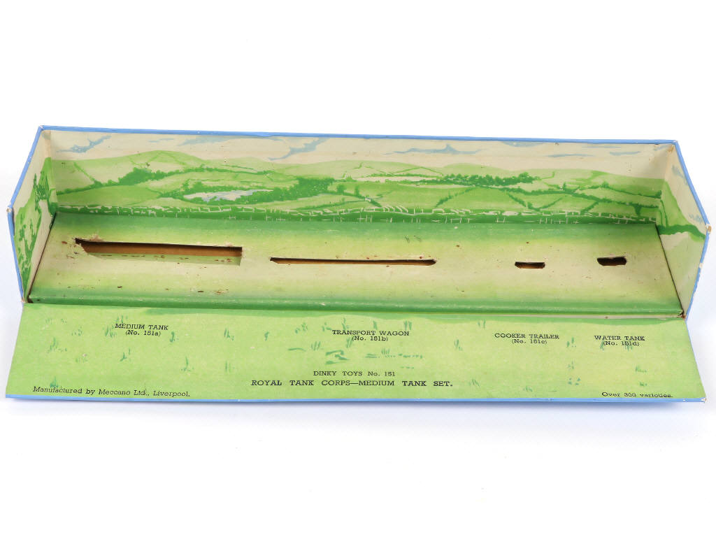 Lot 481 - DINKY TOYS (GB) (1)