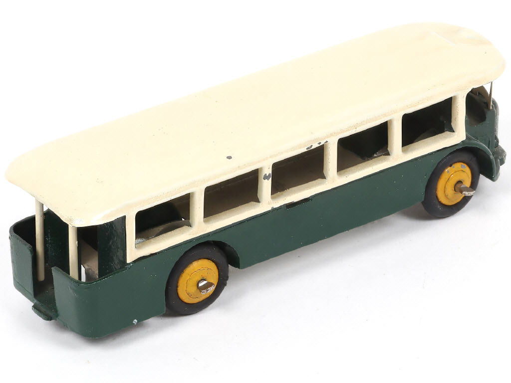 Lot 418 - DINKY TOYS (FRANCE) (1)