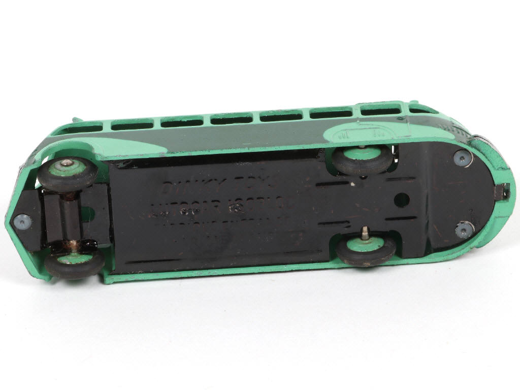 Lot 419 - DINKY TOYS (FRANCE) (1)