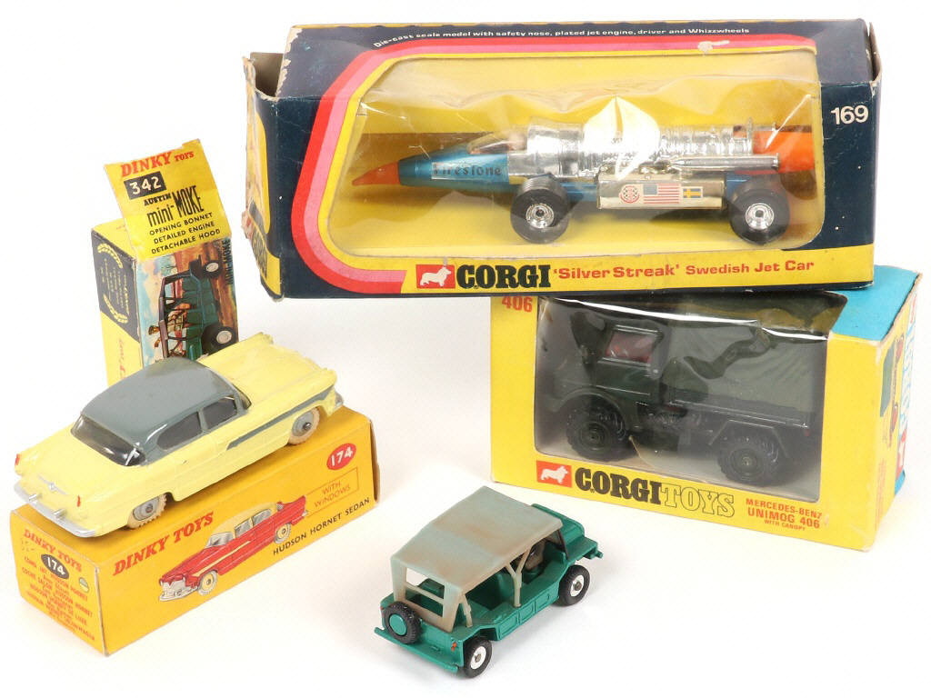 Lot 241 - DINKY TOYS (GB) (4)
