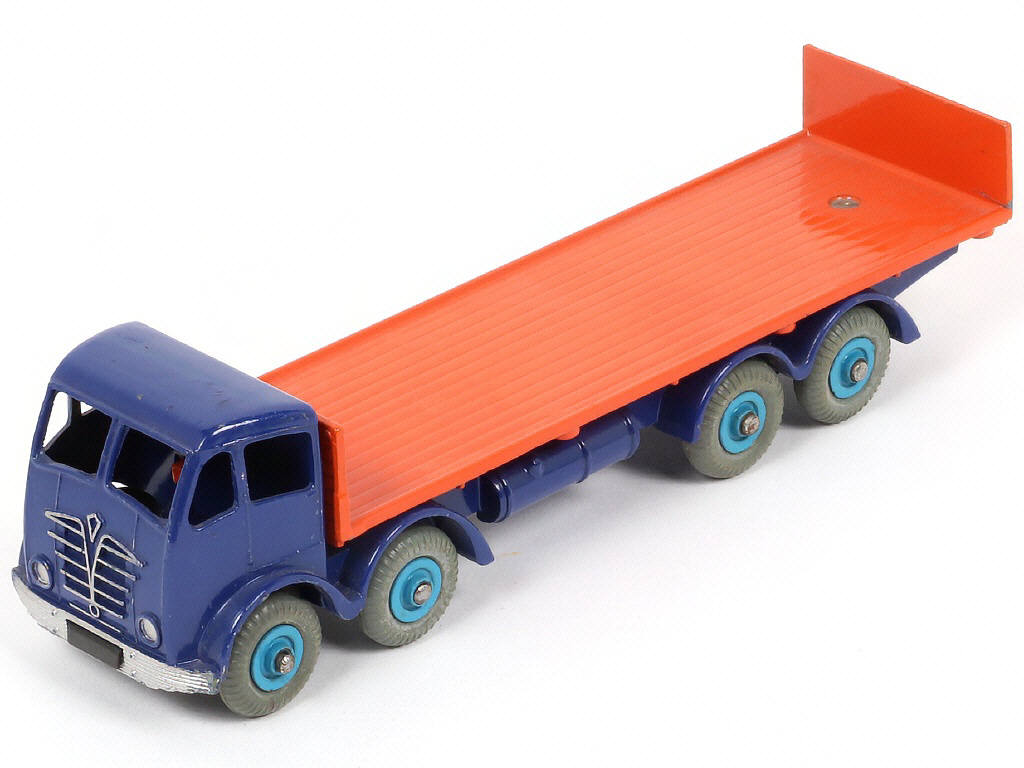 Lot 211 - DINKY TOYS (GB) (1)