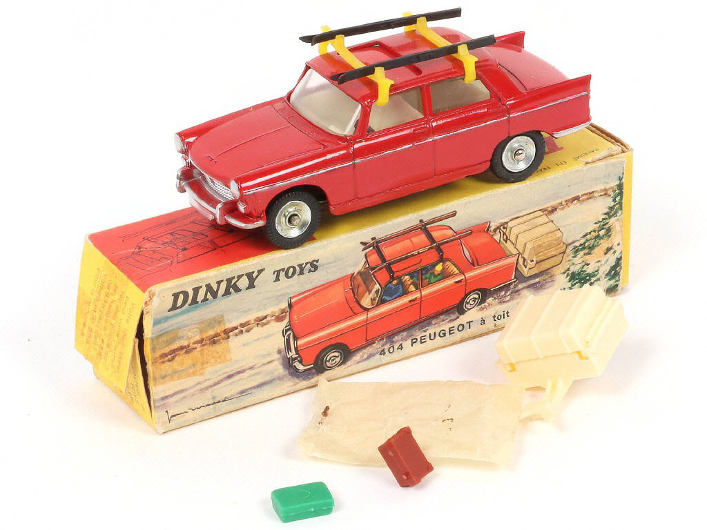 Lot 266 - DINKY TOYS (FRANCE) (1)