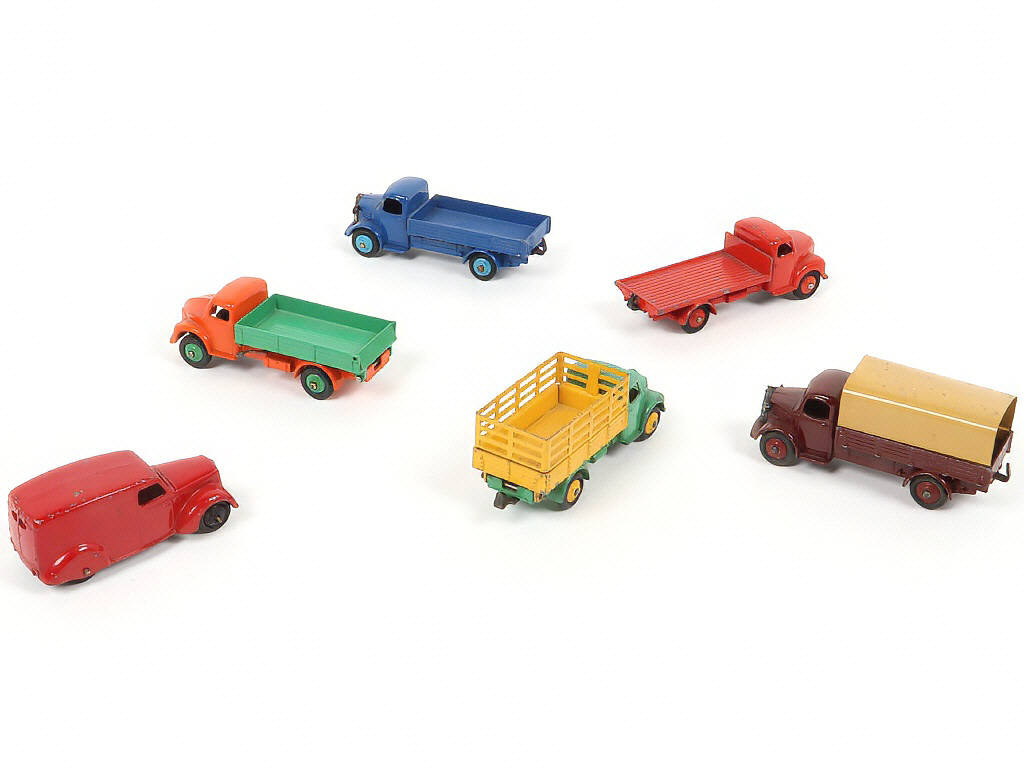 Lot 250 - DINKY TOYS (GB) (6)