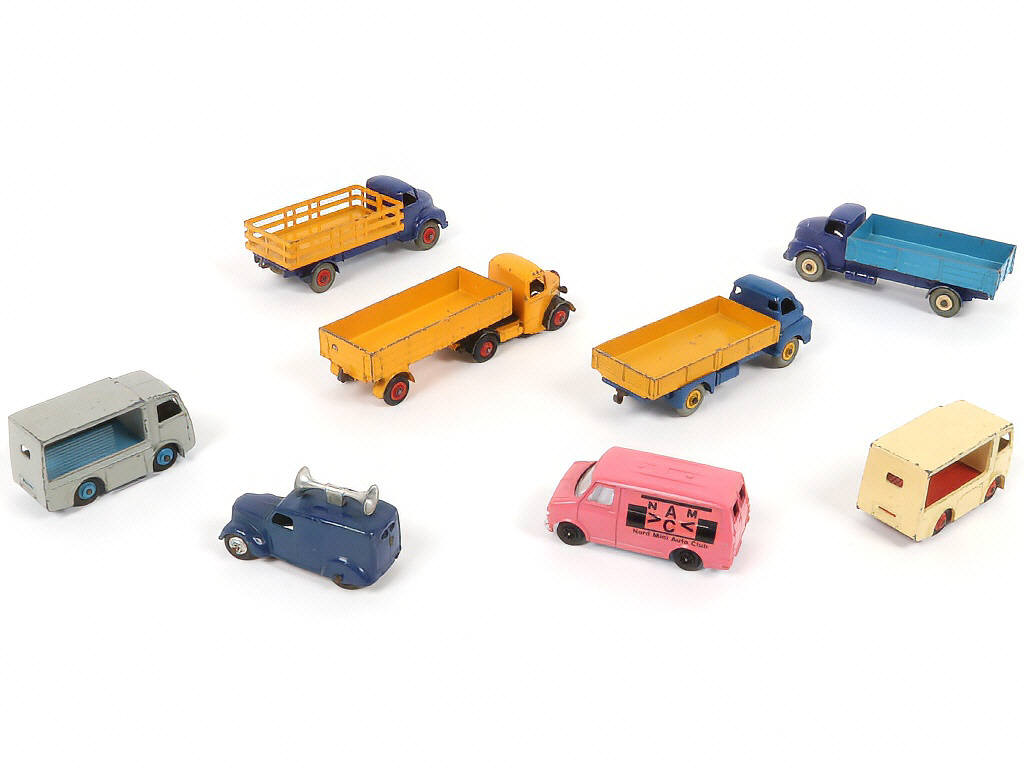 Lot 254 - DINKY TOYS (GB) (8)