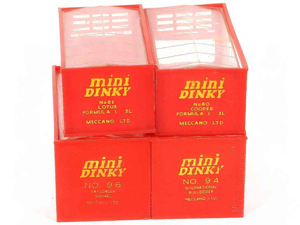 Lot 243 - DINKY TOYS (GB) (4)