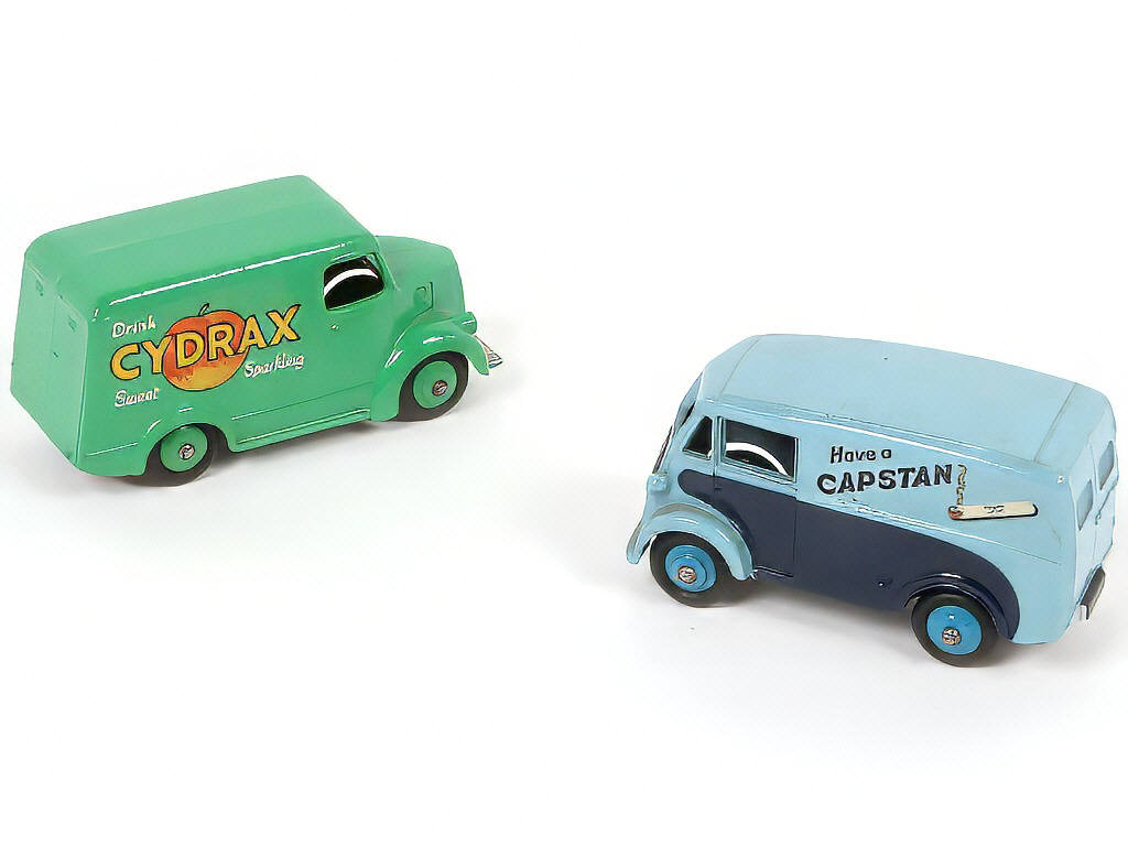 Lot 232 - DINKY TOYS (GB) (2)