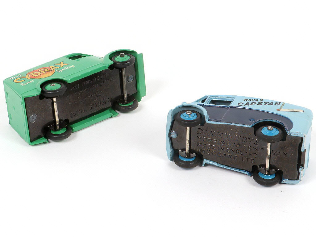 Lot 232 - DINKY TOYS (GB) (2)