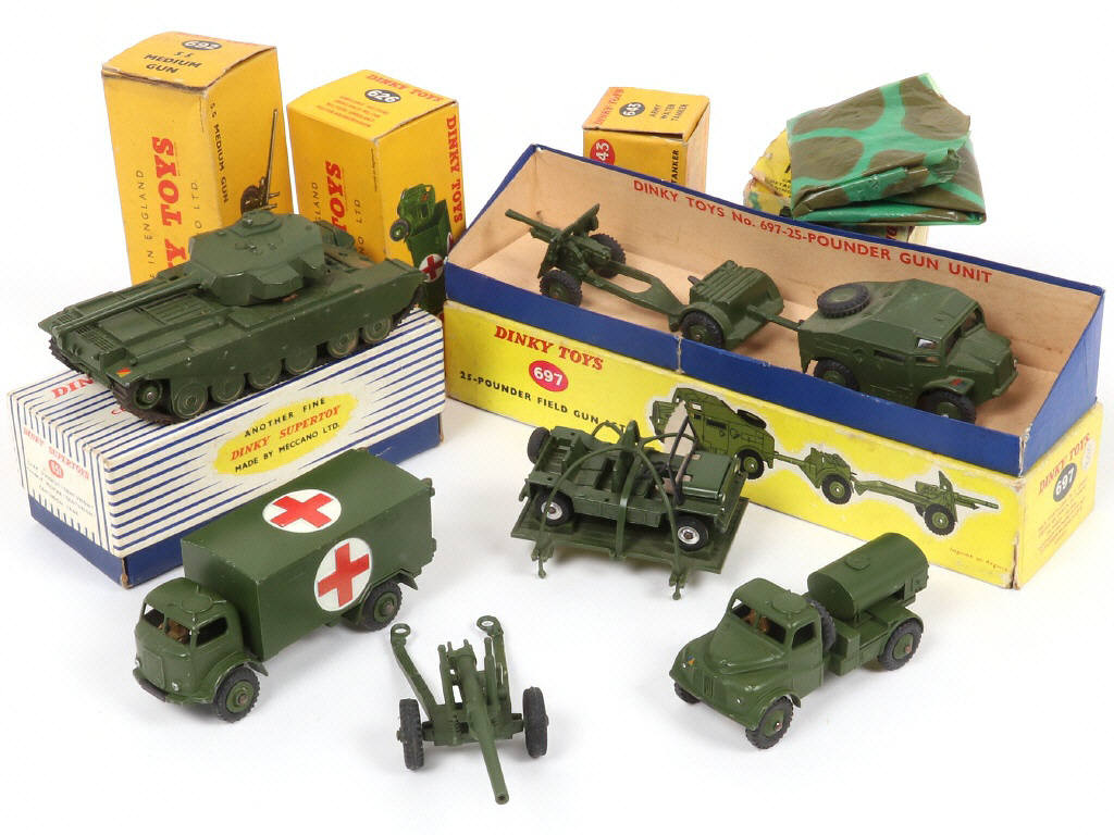 Lot 253 - DINKY TOYS (GB) (8)
