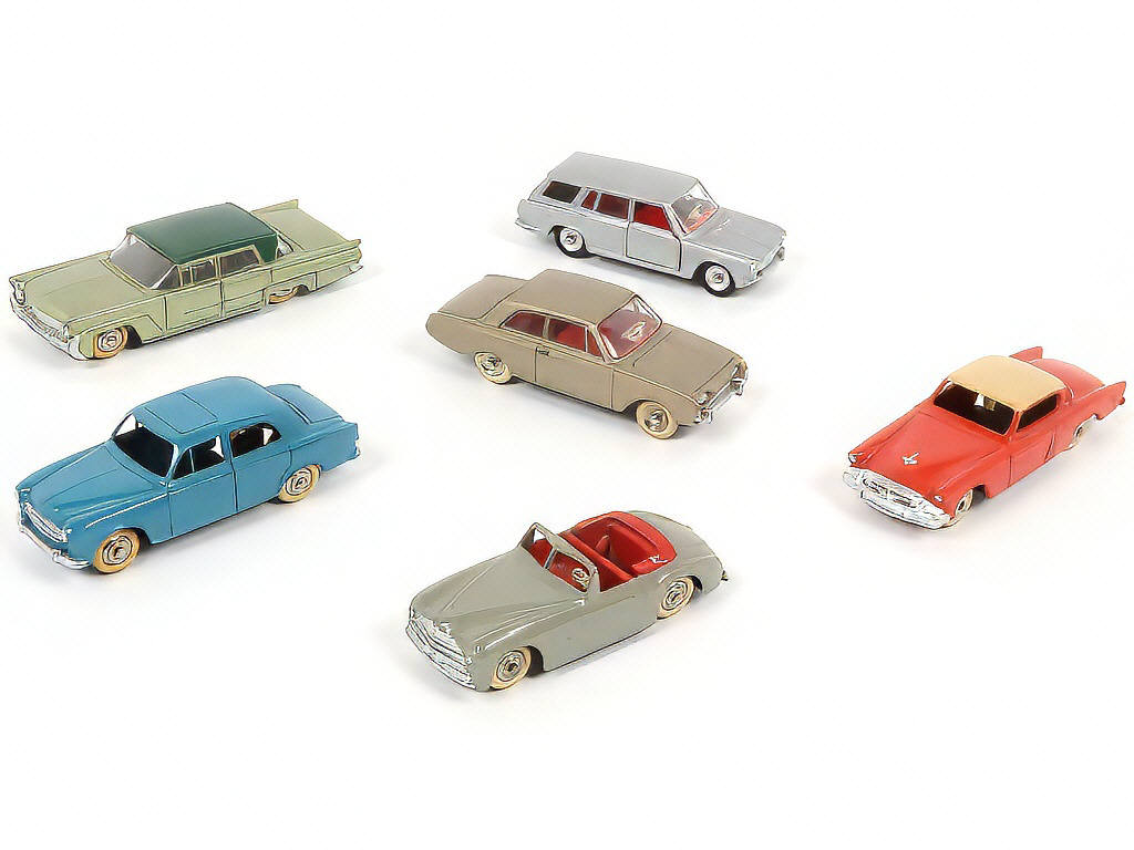 Lot 251 - DINKY TOYS (GB) (6)