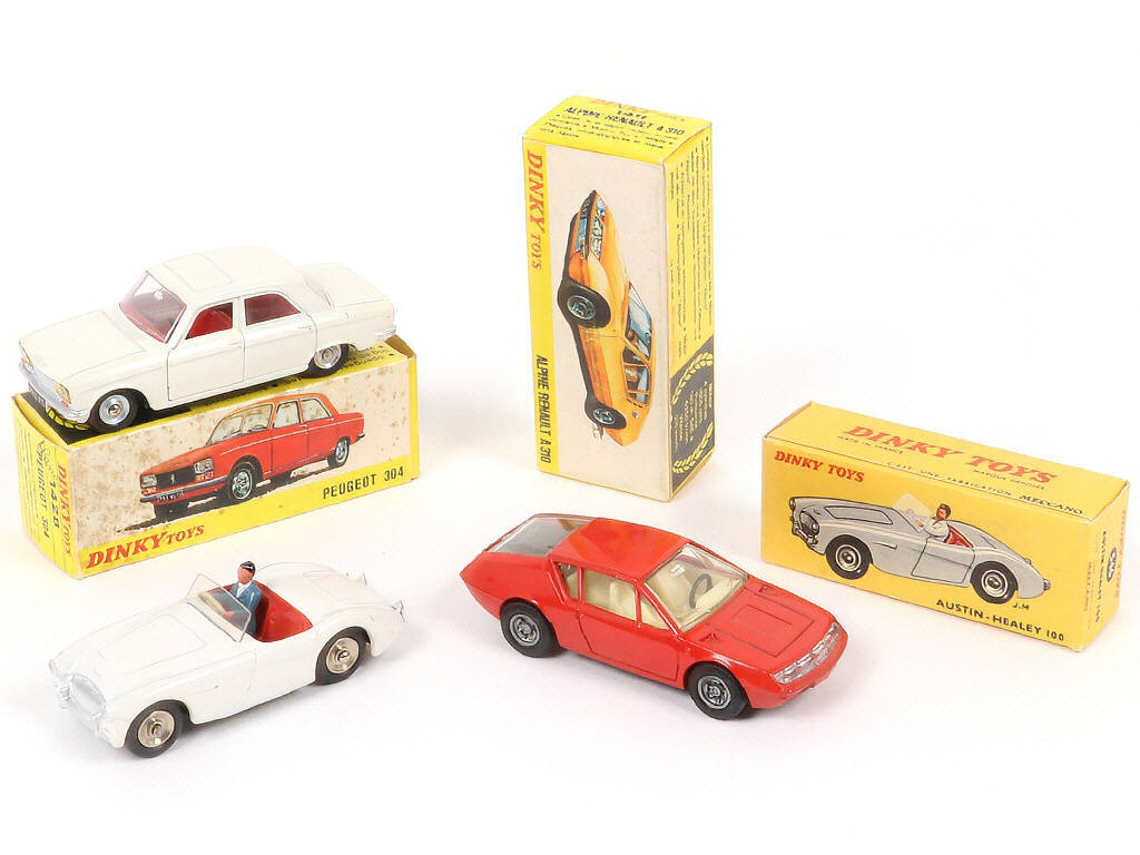 Lot 111 - DIVERS (GB) (3)