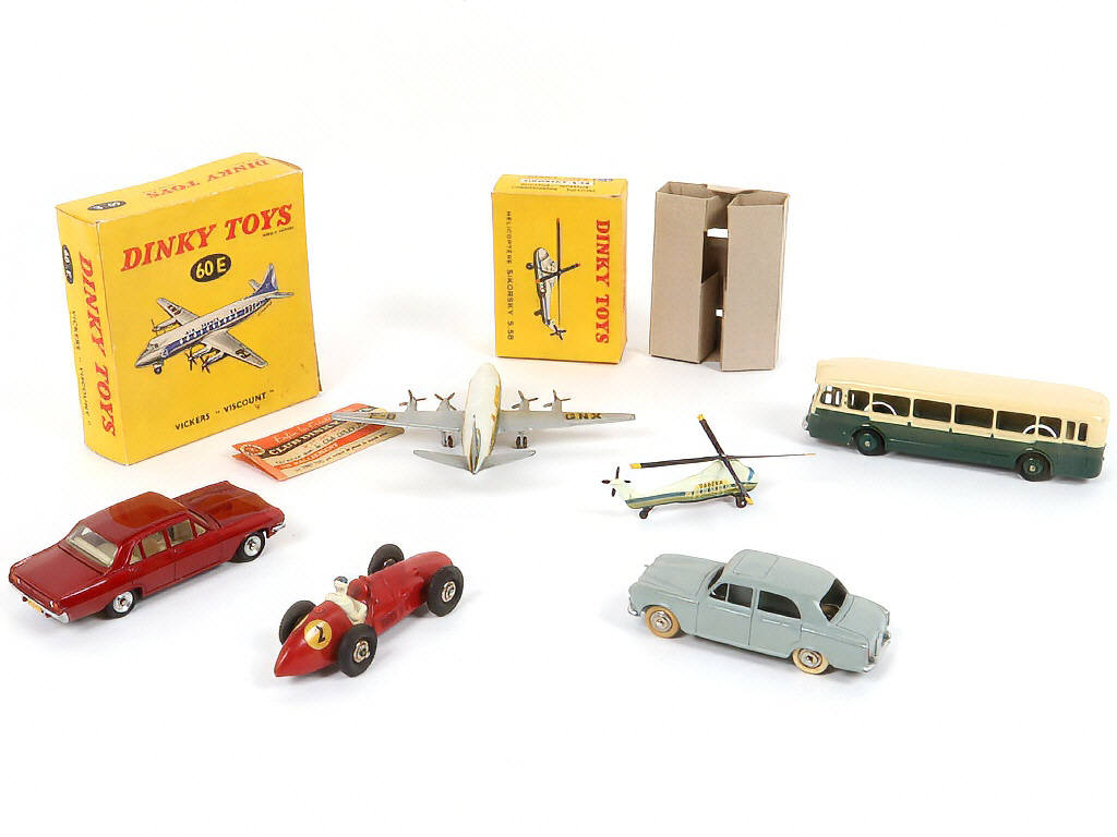 Lot 303 - DINKY TOYS (FRANCE) (6)