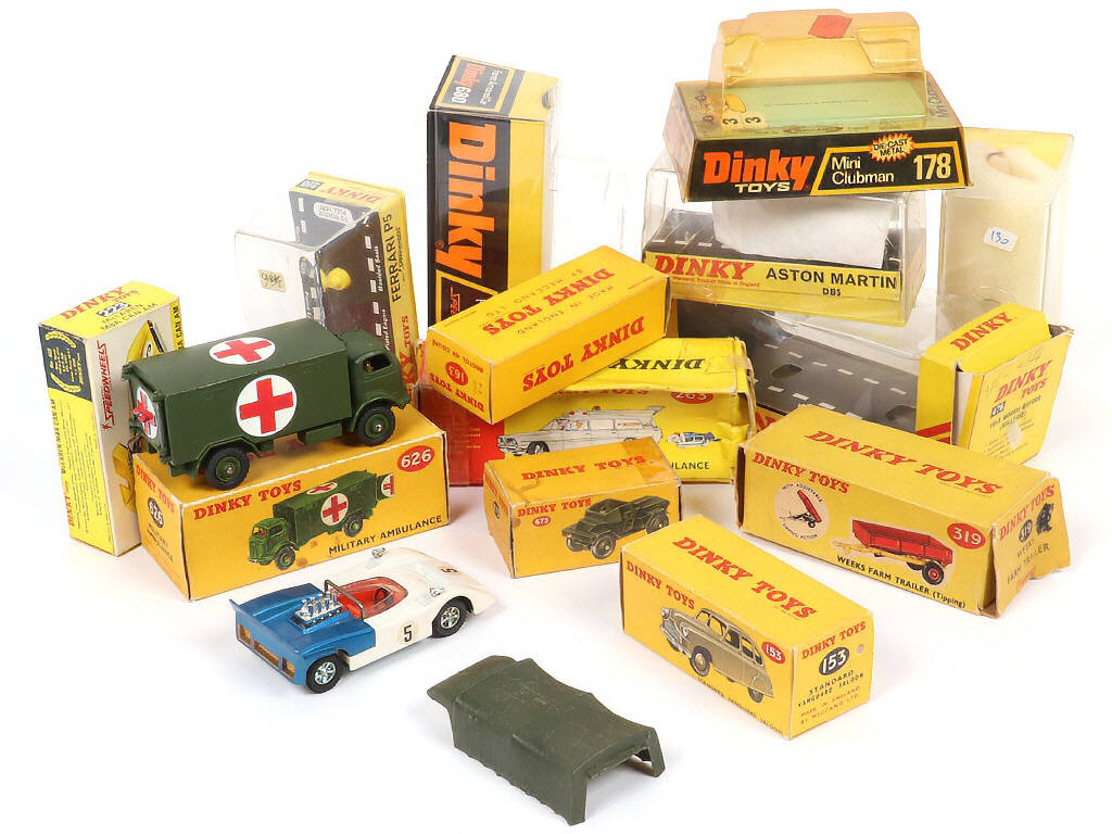 Lot 241 - DINKY TOYS (GB) (14)