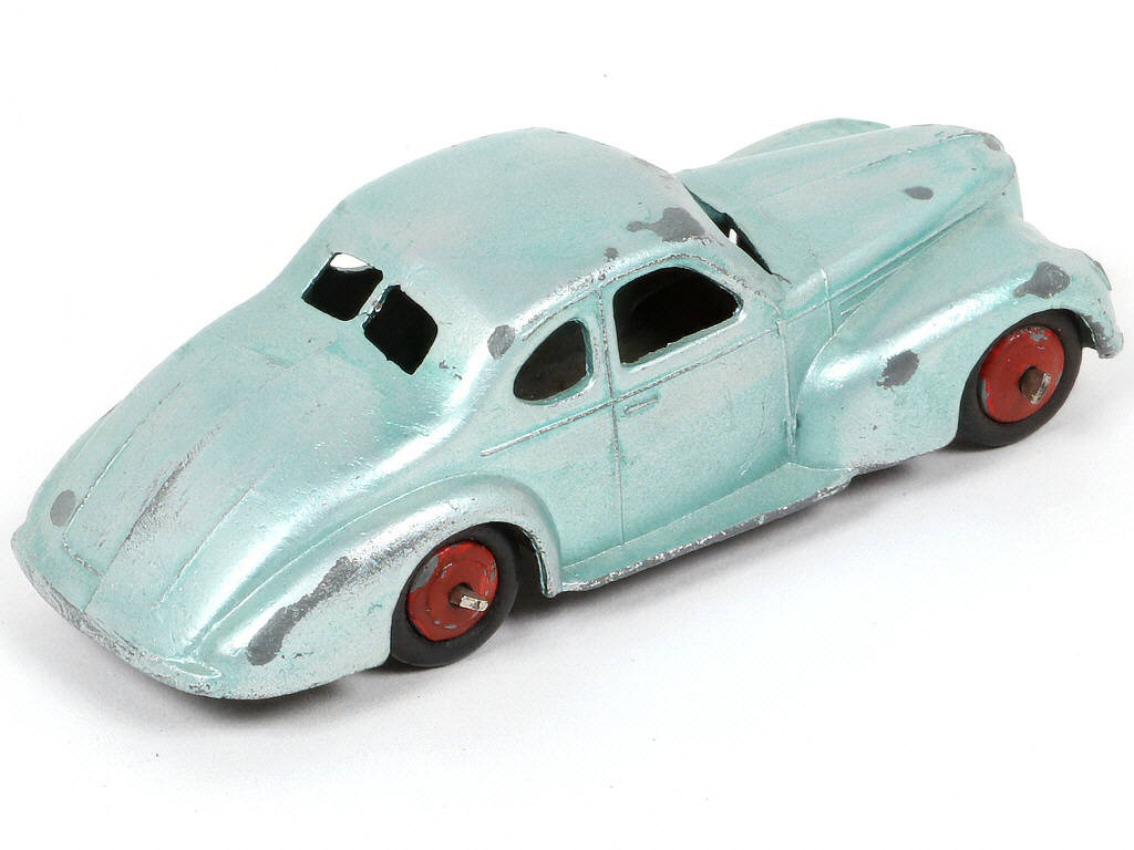 Lot 258 - DINKY TOYS (FRANCE) (1)