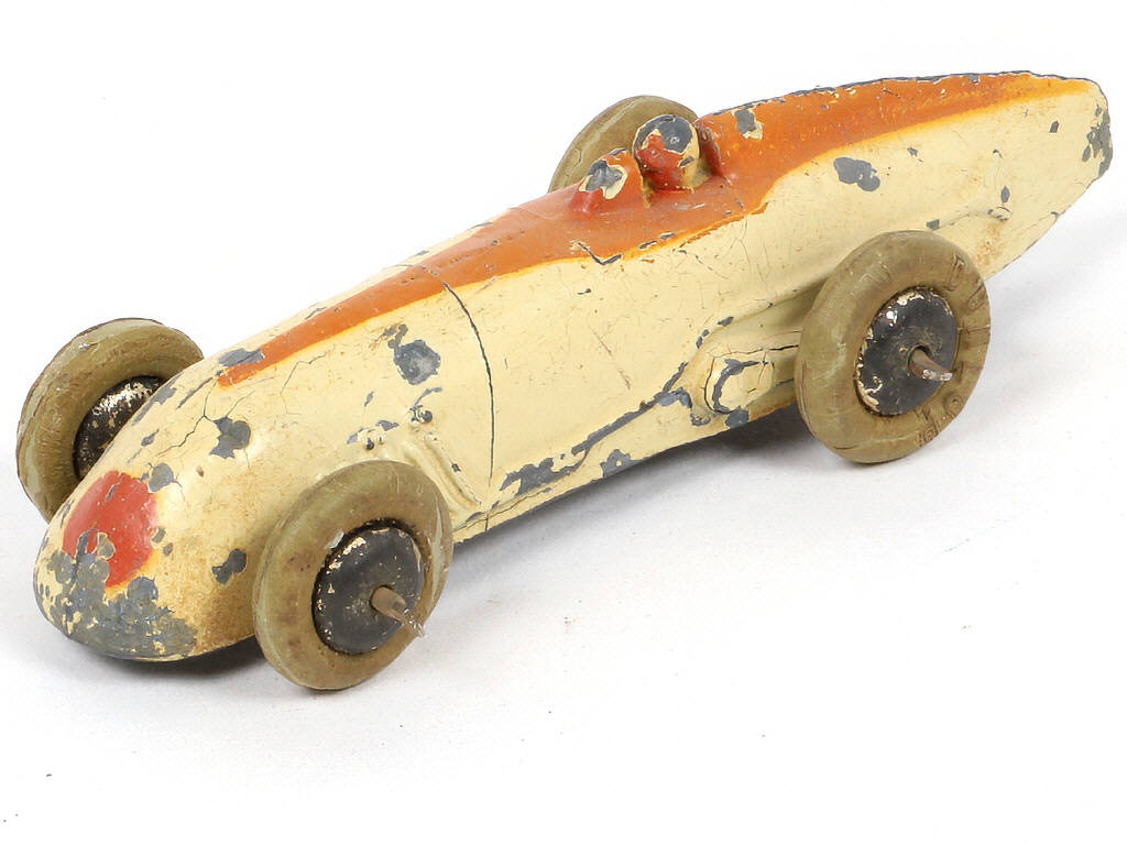 Lot 255 - DINKY TOYS (FRANCE) (1)