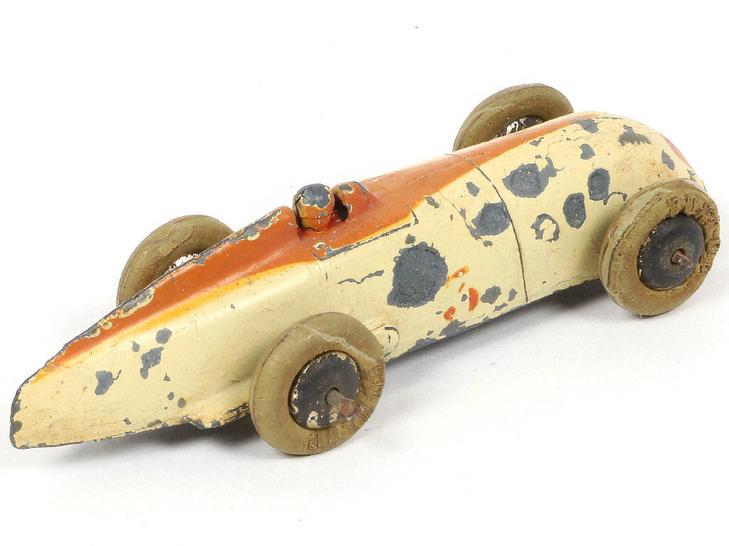 Lot 255 - DINKY TOYS (FRANCE) (1)