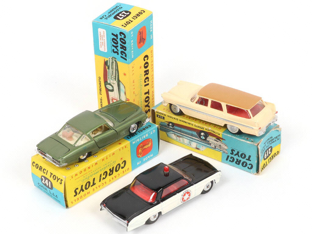 Lot 154 - CORGI TOYS (GB) (3)