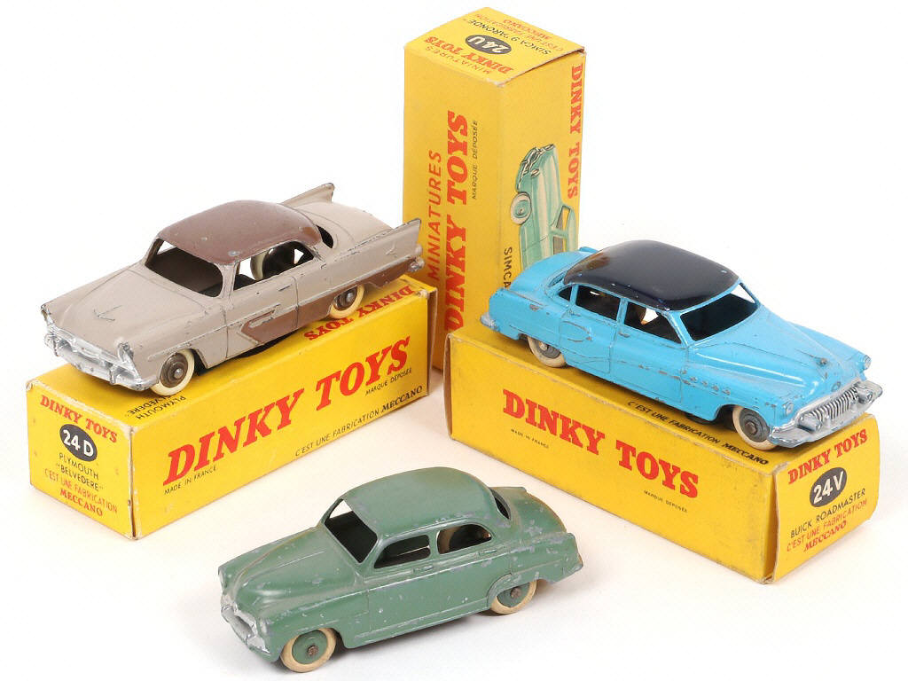 Lot 305 - DINKY TOYS (FRANCE) (3)
