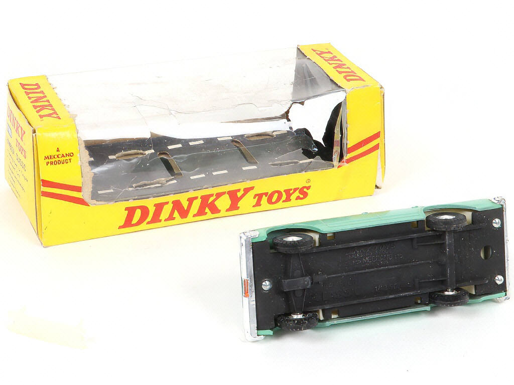 Lot 230 - DINKY TOYS (GB) (1)