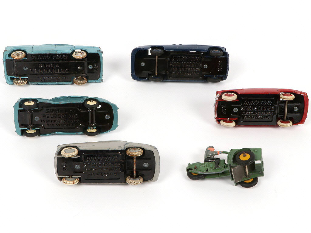 Lot 316 - DINKY TOYS (FRANCE) (6)