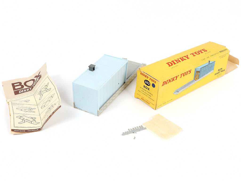 Lot 275 - DINKY TOYS (FRANCE) (1)
