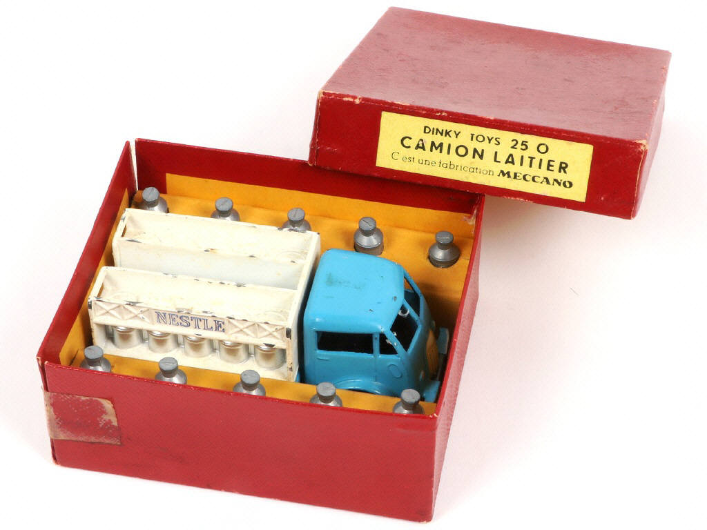 Lot 264 - DINKY TOYS (FRANCE) (1)