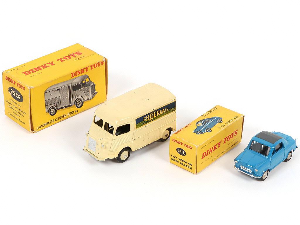 Lot 286 - DINKY TOYS (FRANCE) (2)