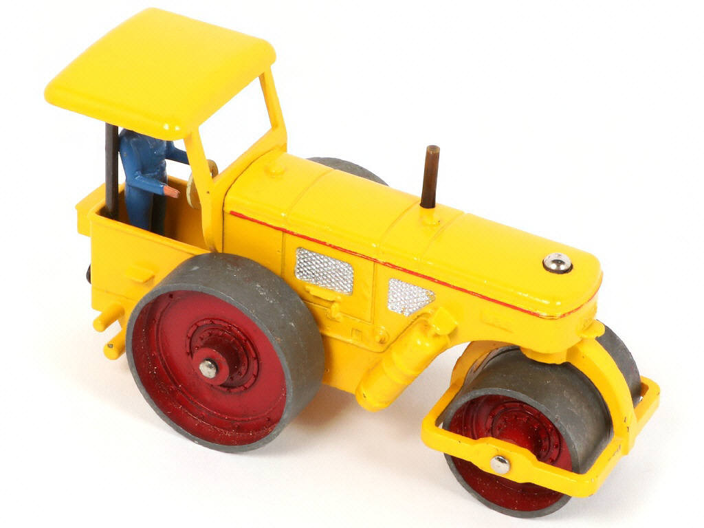 Lot 280 - DINKY TOYS (FRANCE) (1)