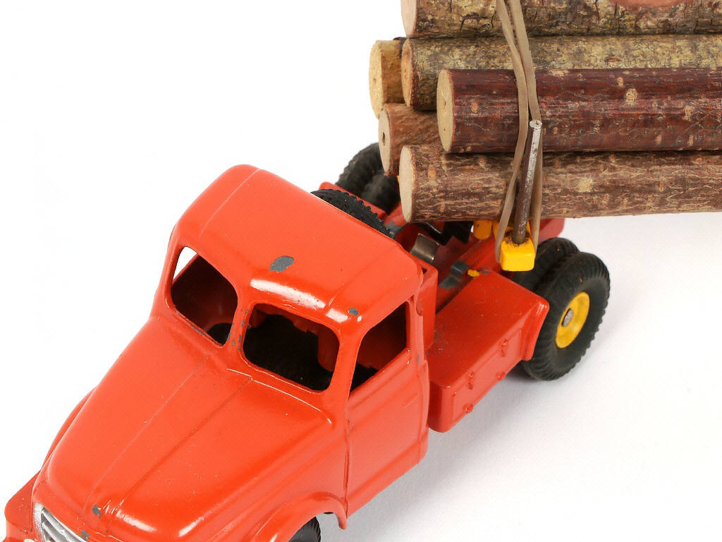 Lot 287 - DINKY TOYS (FRANCE) (2)