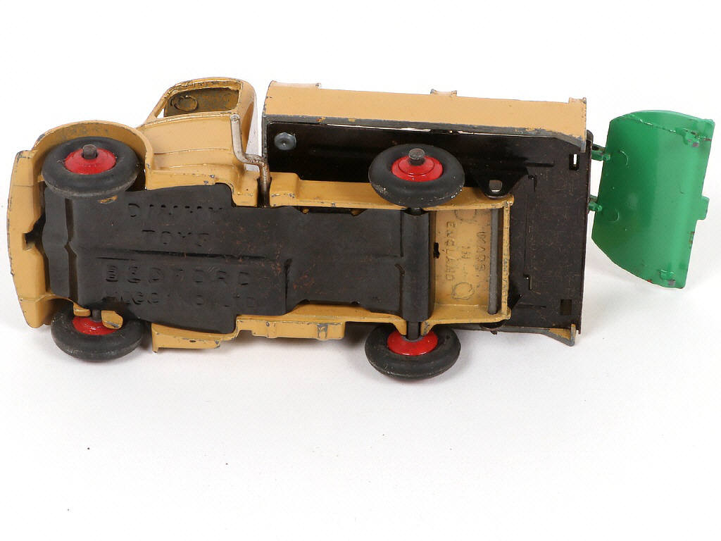 Lot 233 - DINKY TOYS (GB) (1)