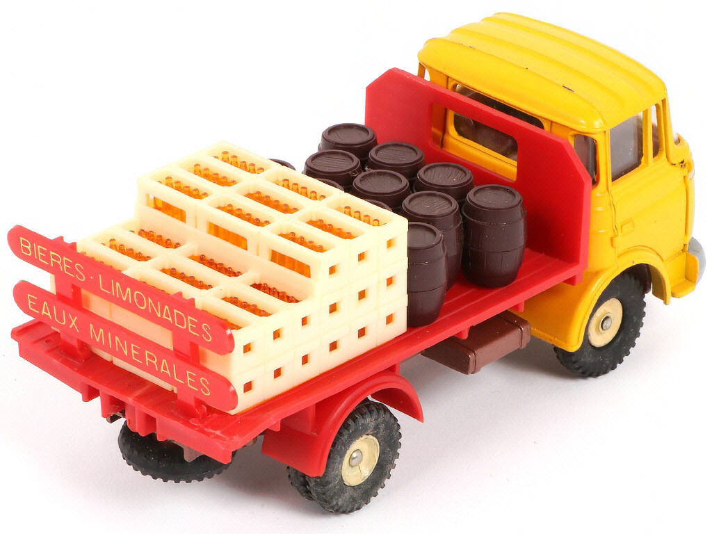 Lot 270 - DINKY TOYS (FRANCE) (1)