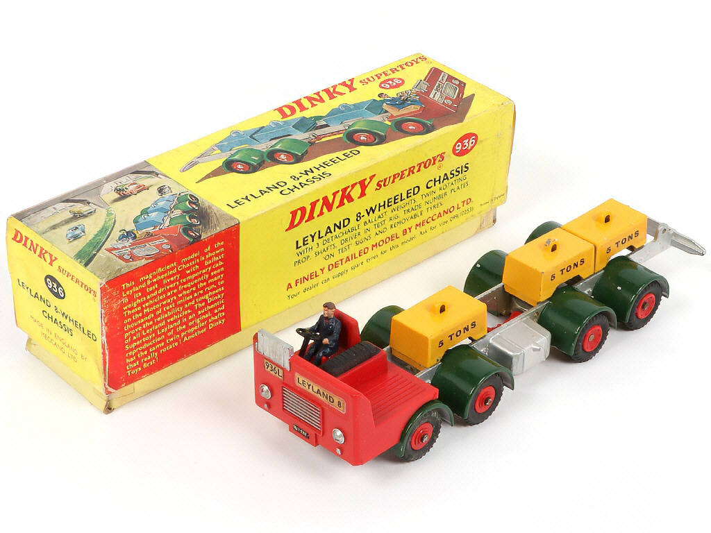 Lot 235 - DINKY TOYS (GB) (1)