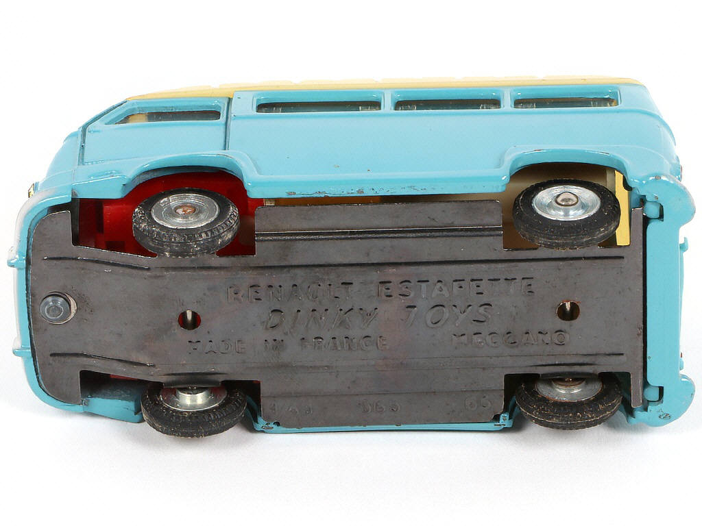 Lot 261 - DINKY TOYS (FRANCE) (1)