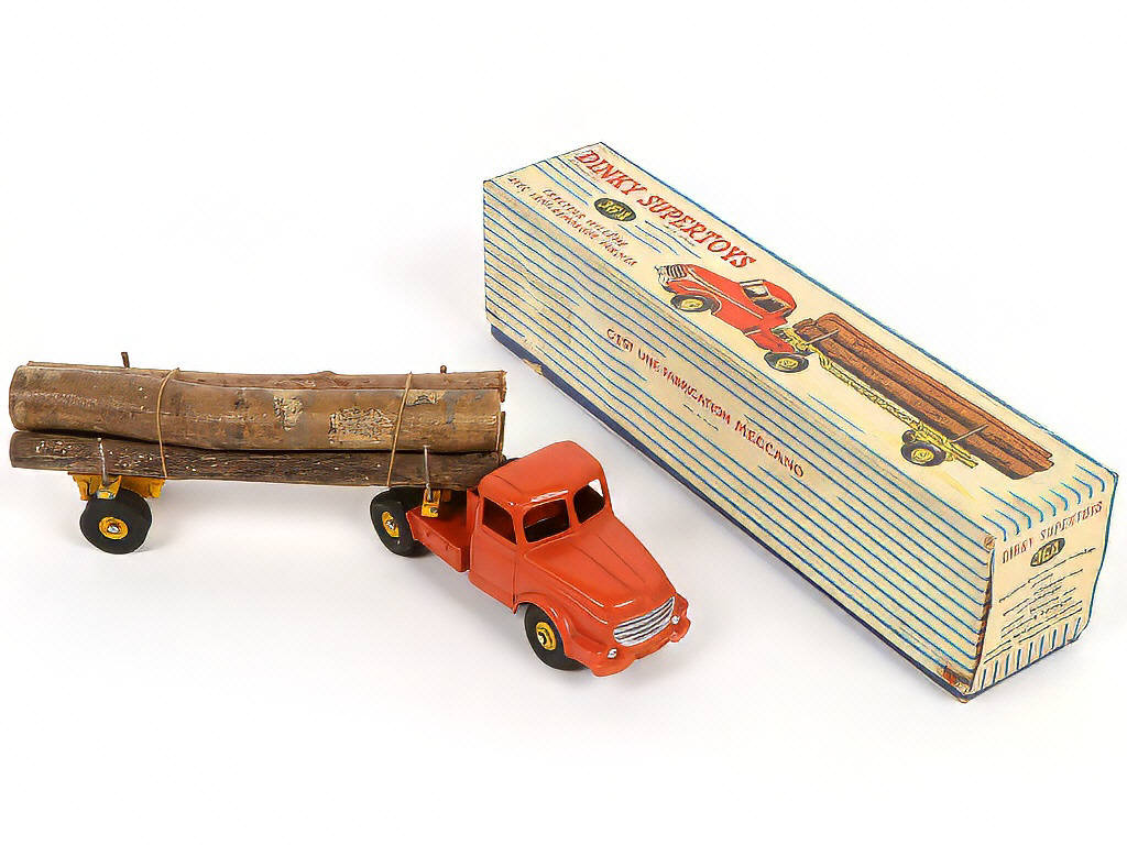 Lot 267 - DINKY TOYS (FRANCE) (1)