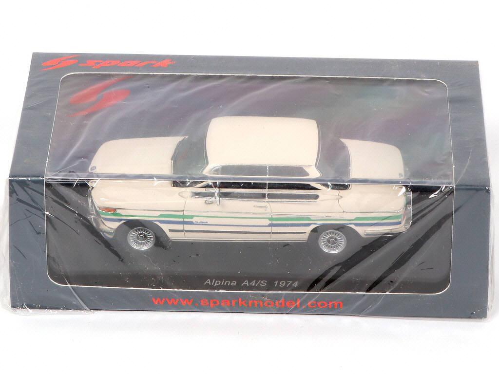 Lot 102 - SPARK (MACAU) (1)