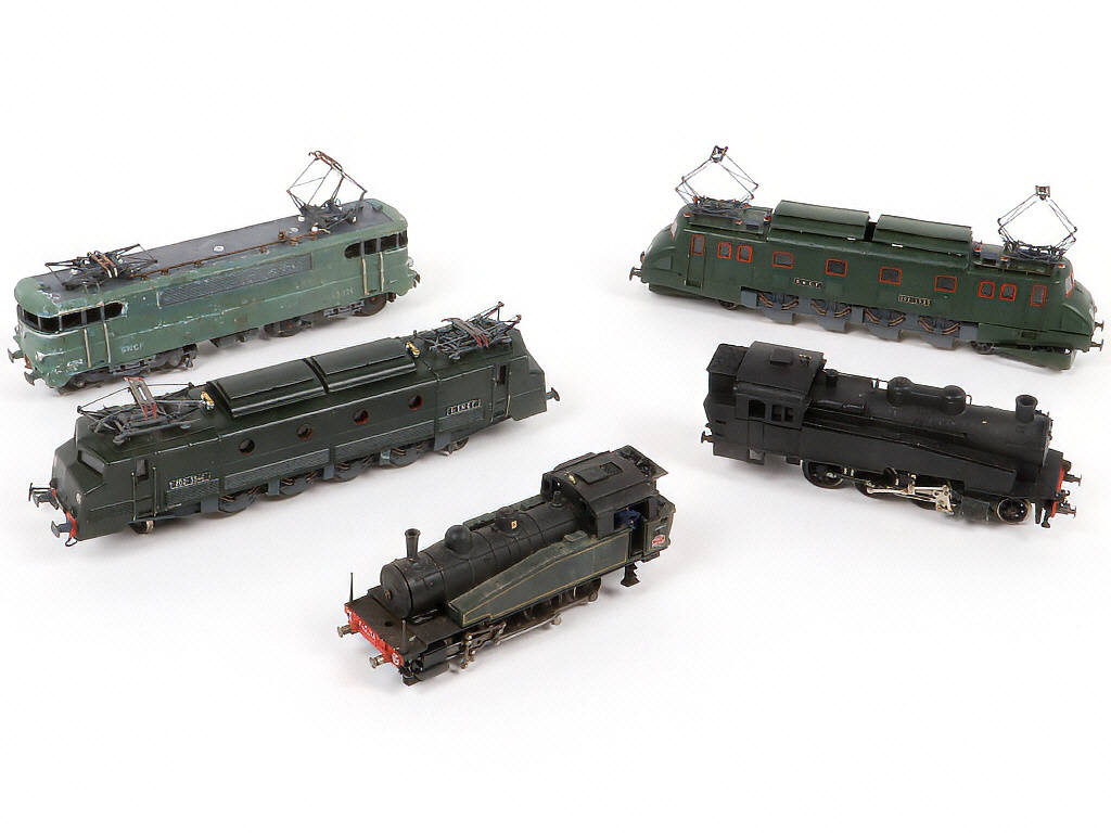 Lot 22 - DIVERS 'HO' (5)