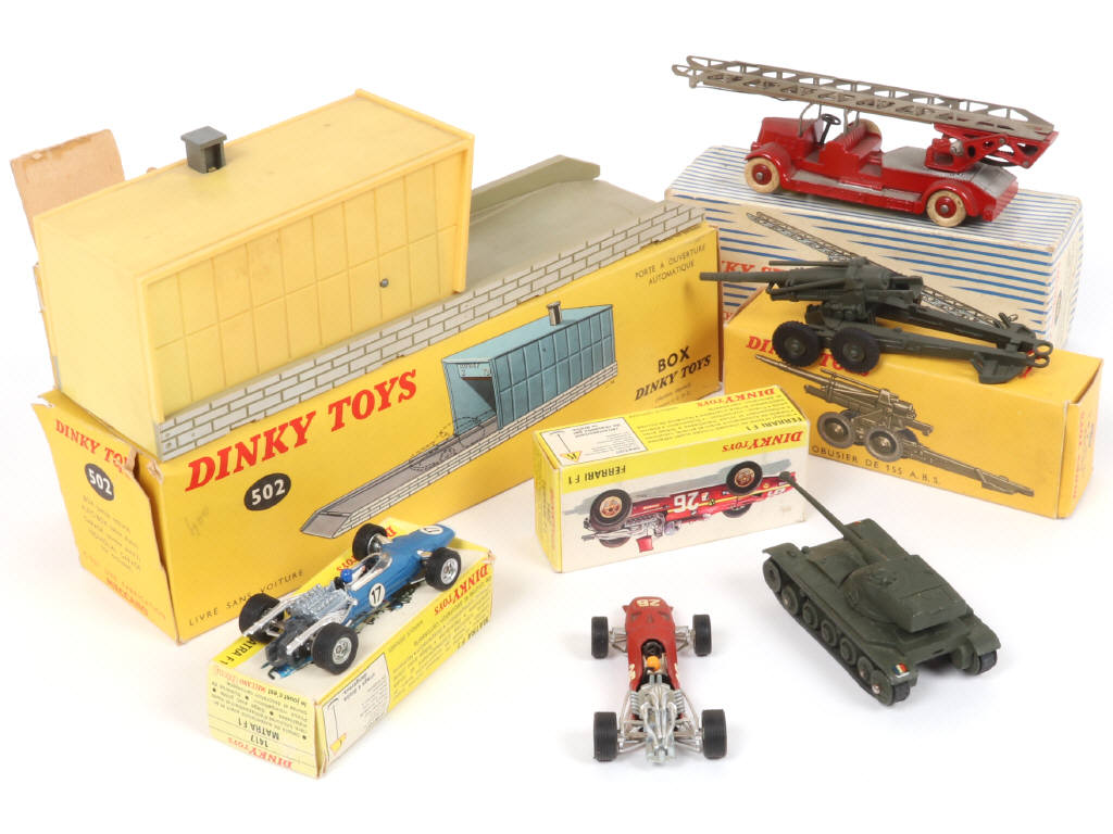 Lot 326 - DINKY TOYS (FRANCE) (6)