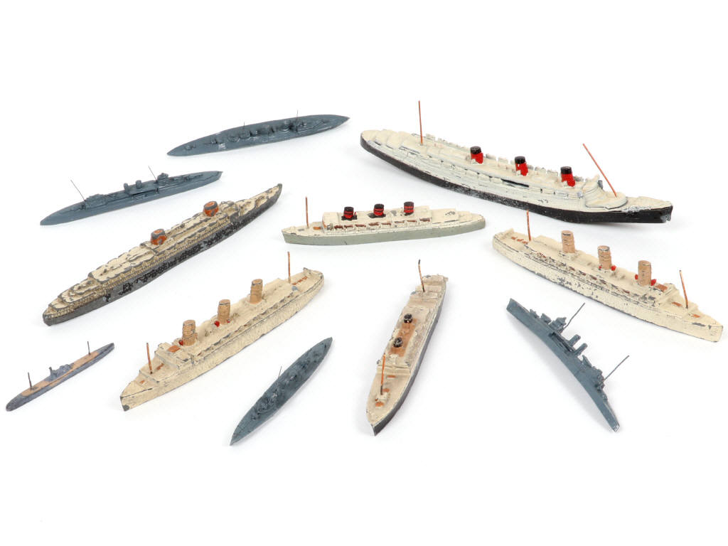 Lot 293 - DINKY TOYS (GB) (11)