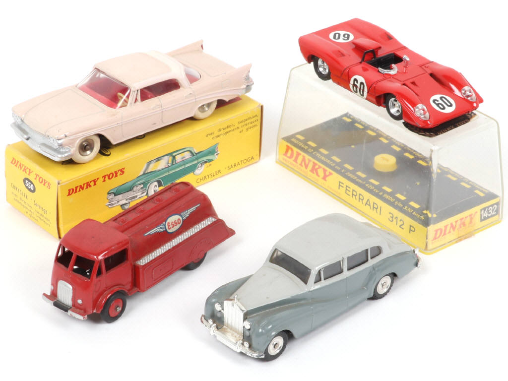 Lot 322 - DINKY TOYS (FRANCE) (4)