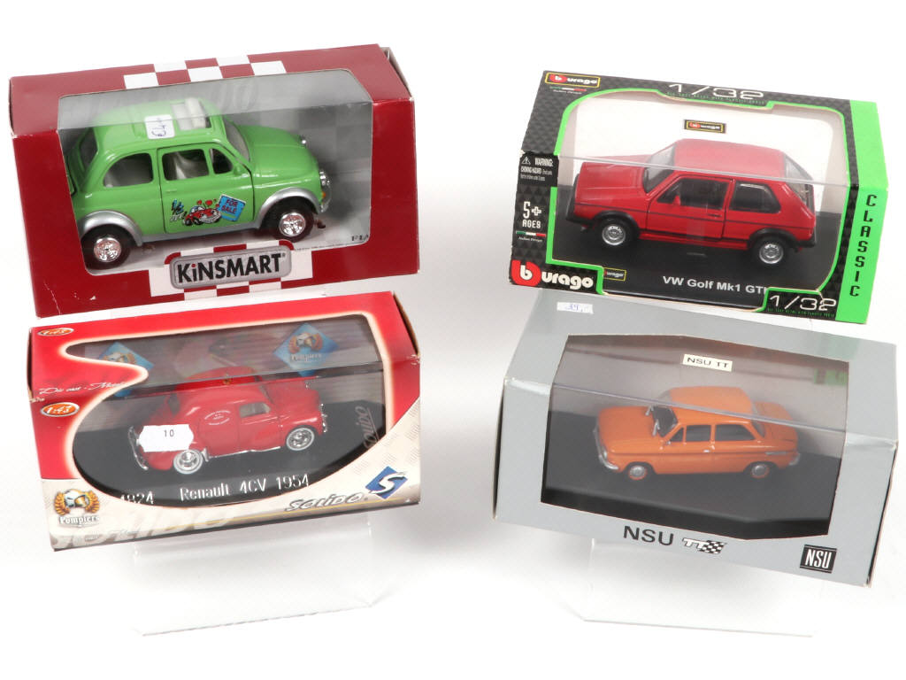 Lot 103 - DIVERS (13)