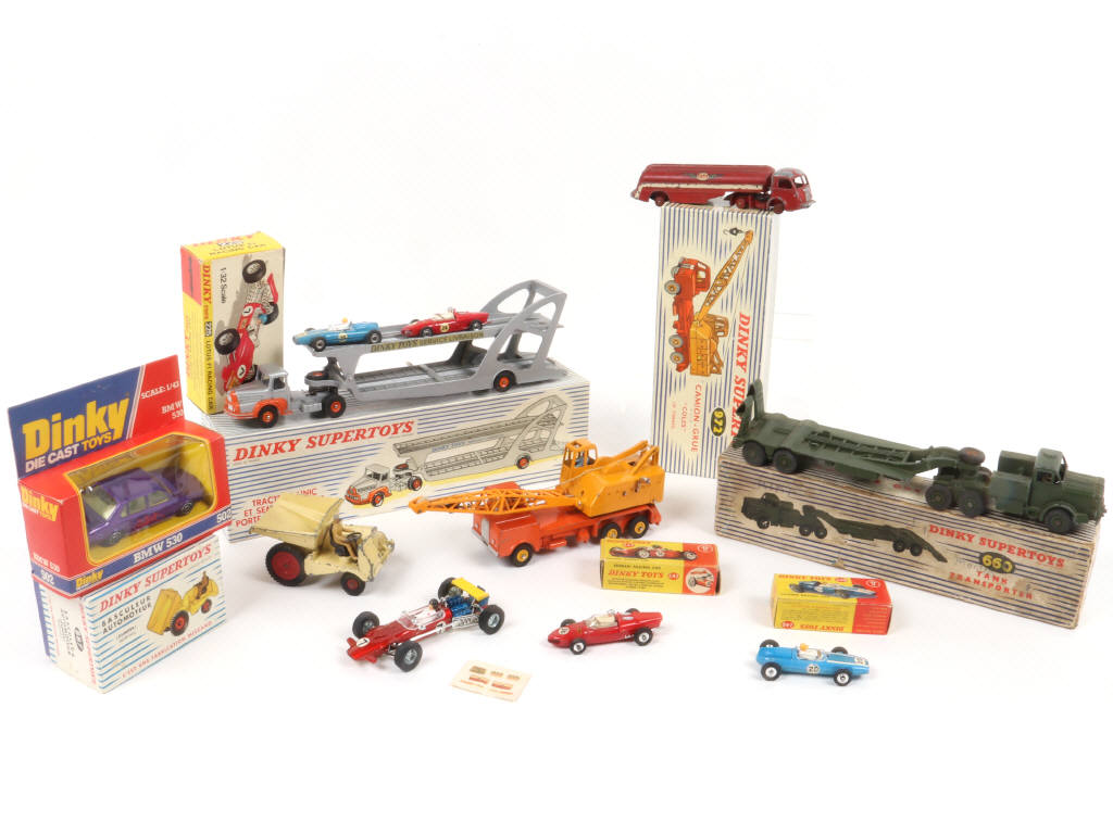 Lot 90 - DIVERS (11)